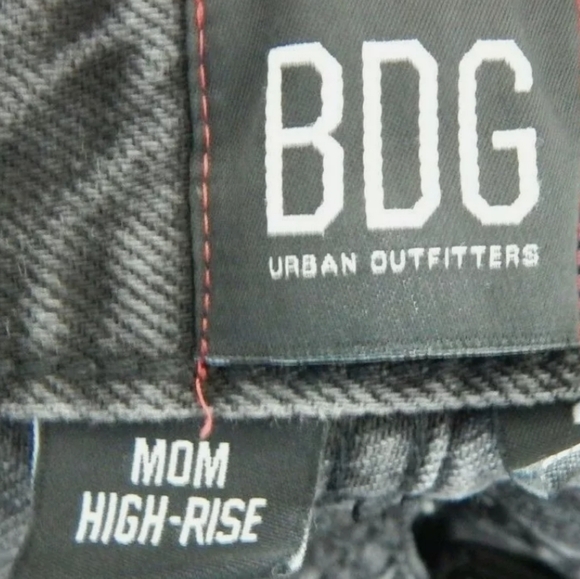 BDG High Rise Mom Jeans Washed Black Faded - Picture 5 of 5